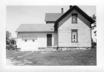 farmhouse view from the south newly bulit garage early 1940s.jpg